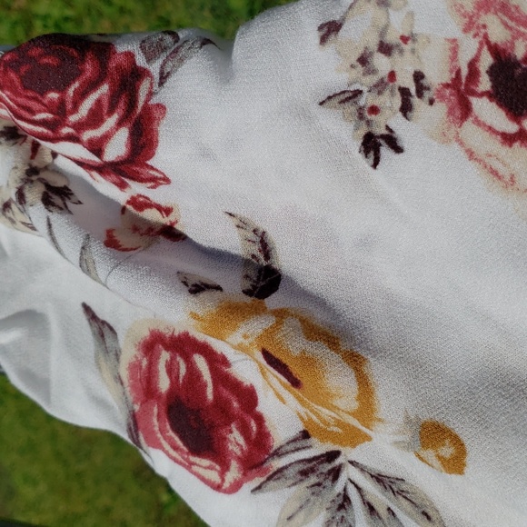 TORRID Ivory rose print DRESS On/Off shoulder, Ruched top. SIZE 1 EUC - Picture 11 of 12